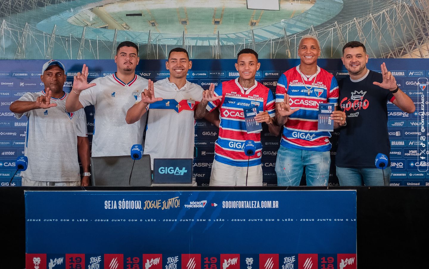 experiência COLETIVAS DE IMPRENSA